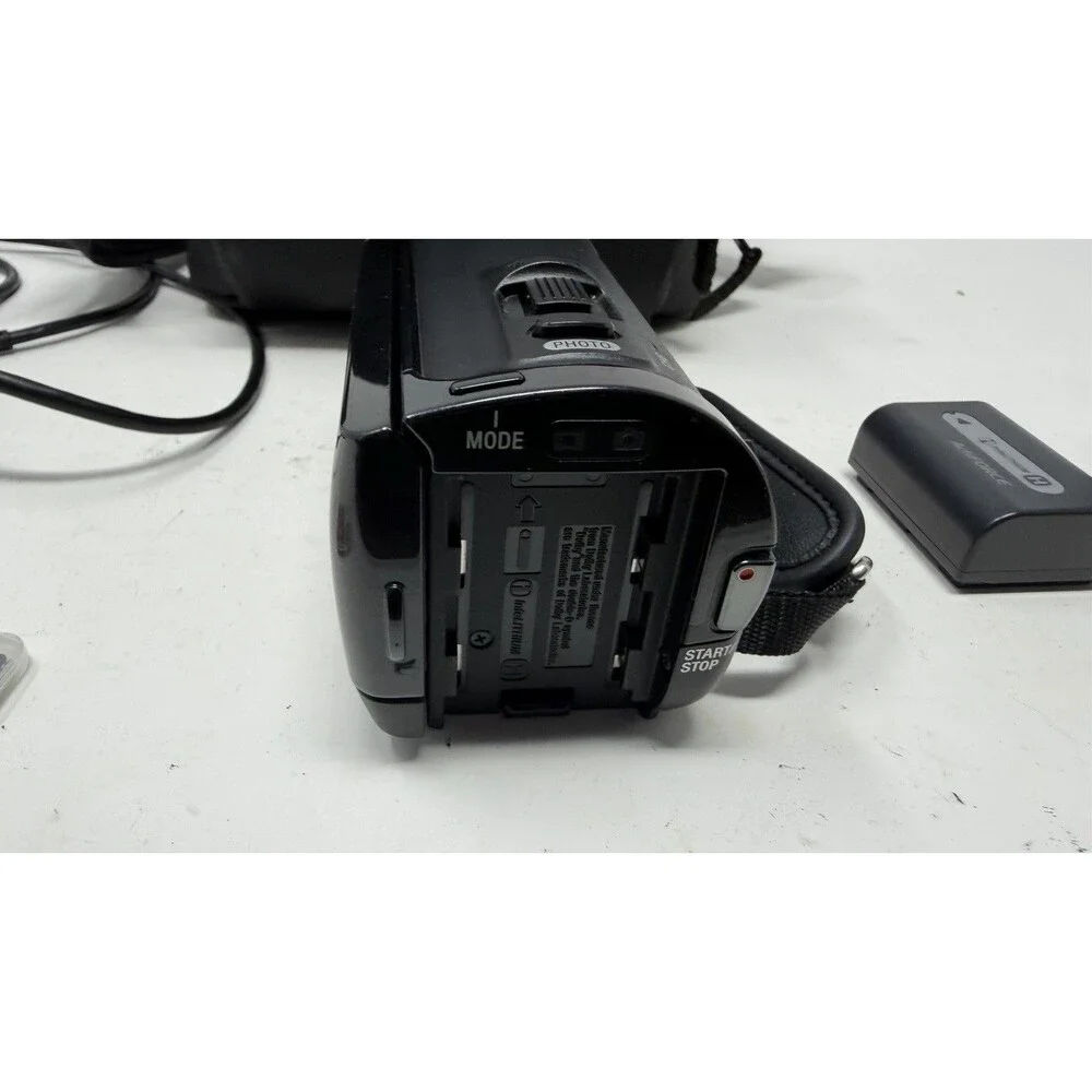 Sony HDR-CX100 Handycam Digital Camcorder Black Battery/Charger CLEAN TESTED